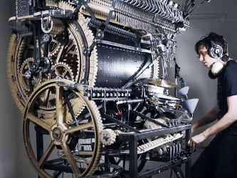 Музыкальная машина группы Wintergatan с шариками SKF