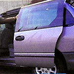 Автоматическая дверь в автомобиле
