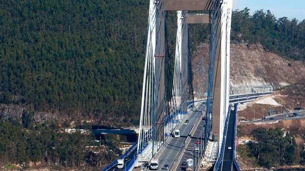 140 сферических подшипников скольжения для расширения моста Ранде в Галисии